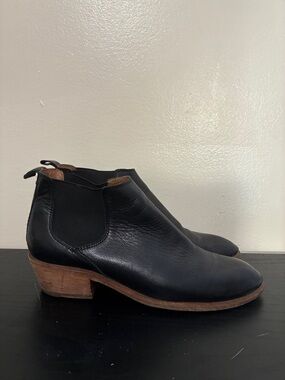 Frye Carson Chelsea boots black size 8.5